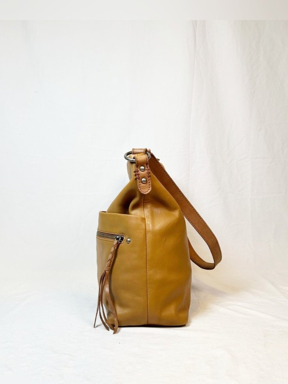 The Sak Ashland Camel Brown Leather Fringe Boho Western Bucket Shoulder Bag - Picture 6 of 7